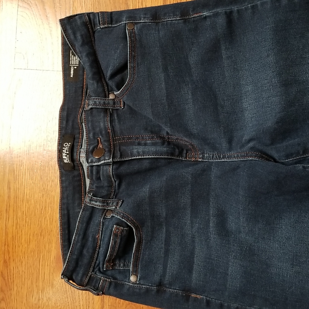 Jean's - Picture 2 of 5